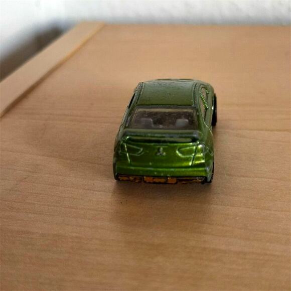 Y2K Hot Wheels 2008 Mitsubishi Lancer Evolution Diecast Car Green 1:64 Gold Base - Picture 4 of 6